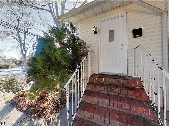 2nd image of 188 Little St