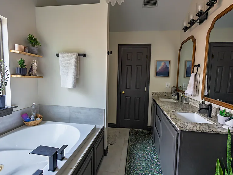303 Spike Ln — Photo 13