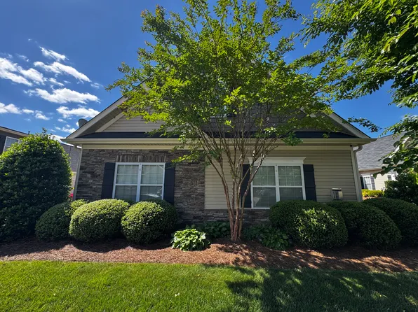 216 Hawks Nest Cir, Clemmons, NC 27012