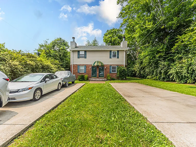 411 Williams Ave #D — Photo 4