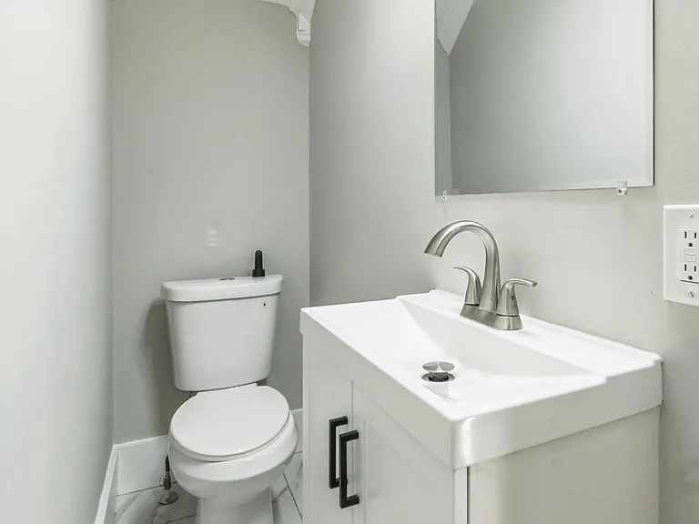 1243 E Lanvale St — Photo 15