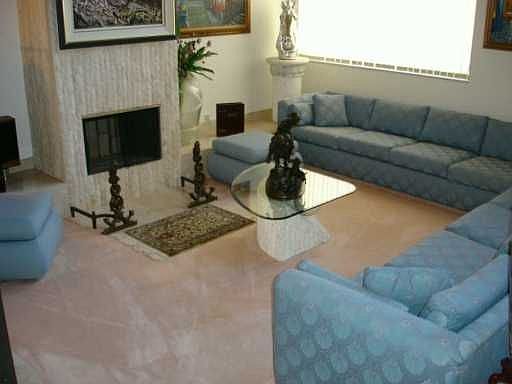 3rd image of 307 Holiday Dr