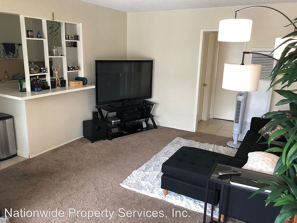 1st image of 425 Gaviota Ave APT 8