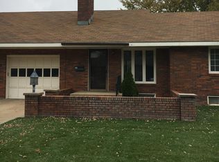 1202 W 24th Ave #A, Hutchinson, KS 67502