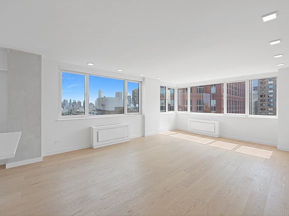3rd image of 45 W 67th St APT 24B