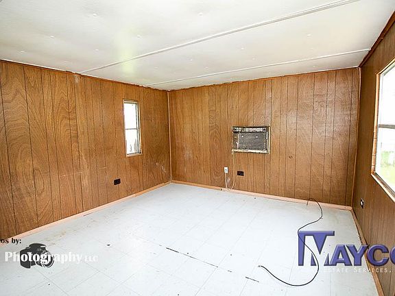 3rd image of 637 1/2 Saint Charles St