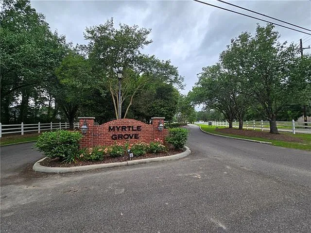 Building Photo - 2050 White Myrtle Dr