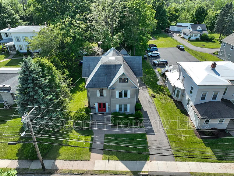 242 N Main St — Photo 18