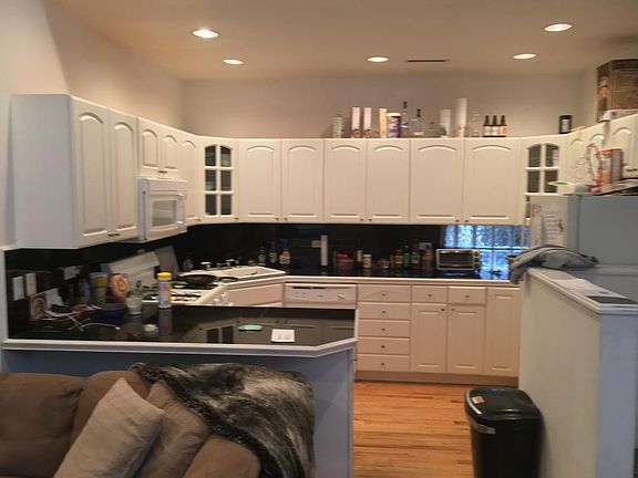 2nd image of 2513 N Ashland Ave APT C