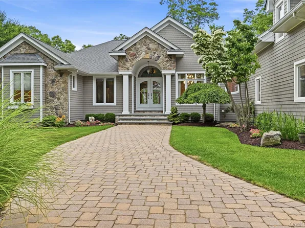 58 South Path, Calverton, NY 11933