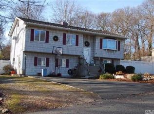 108 Arlington Rd, Ronkonkoma, NY 11779