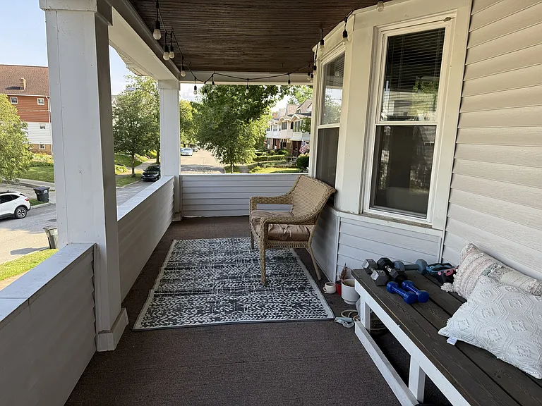 1638 Victoria Ave #1 — Photo 2