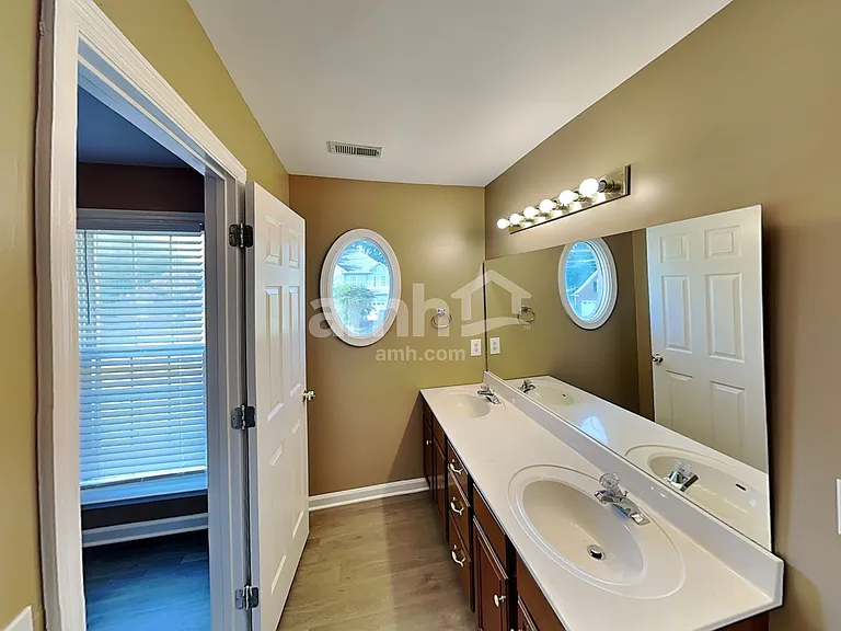 705 Milbridge Ct — Photo 15