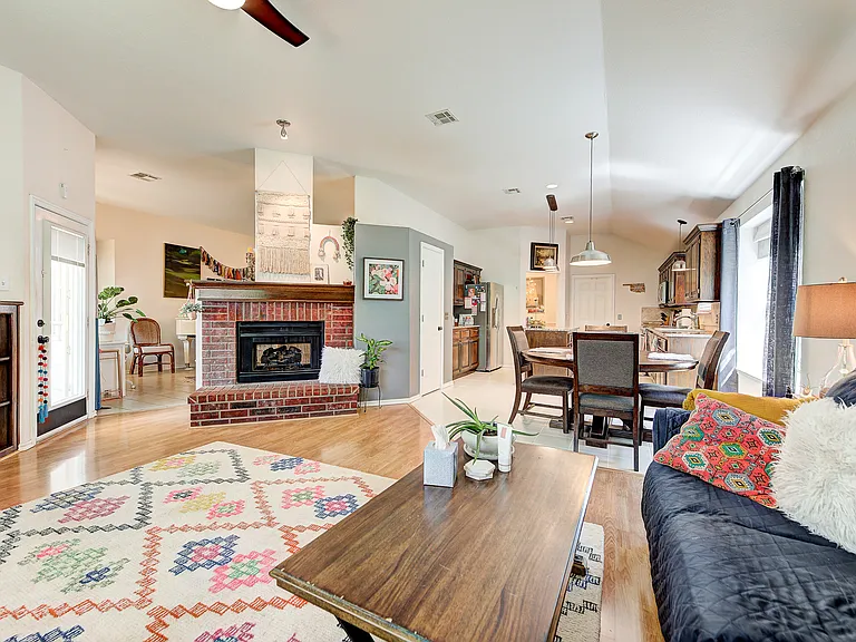 2912 Devonshire Dr — Photo 8