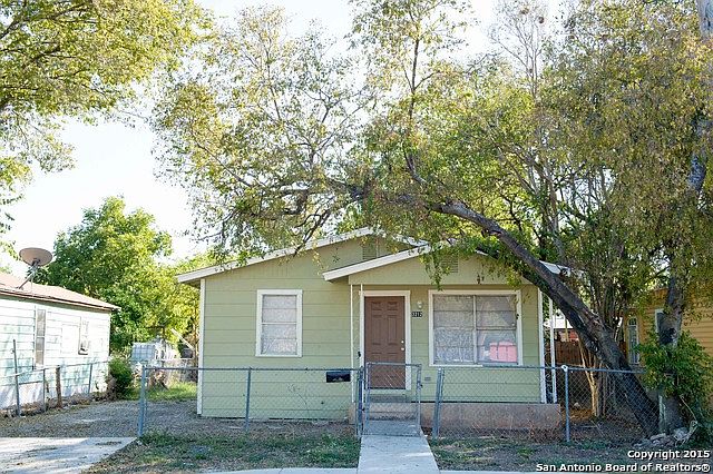 1st image of 3212 W Salinas St
