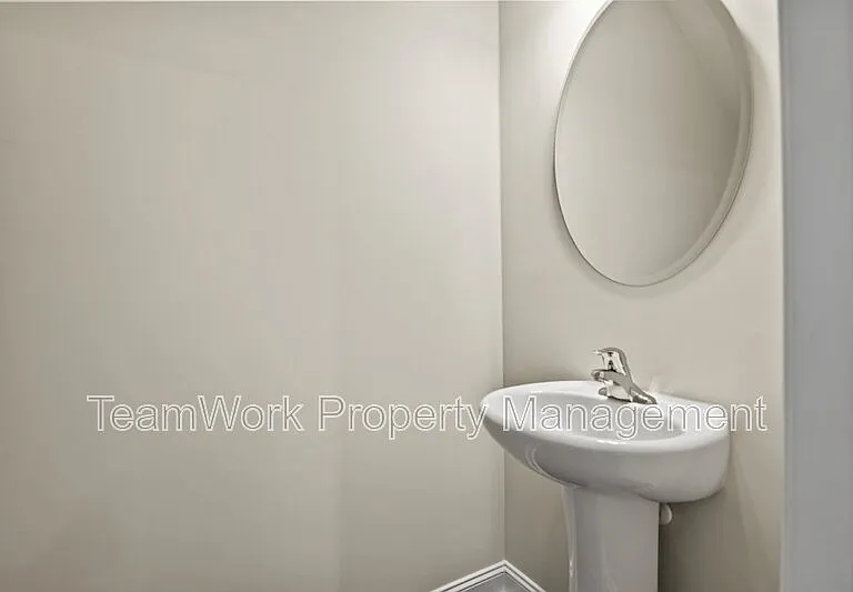 101 Langley Dr #D — Photo 12