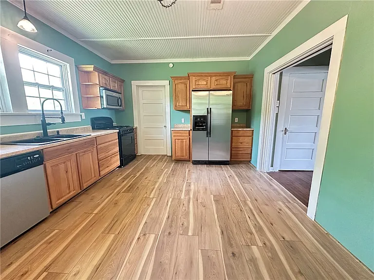 131 Dell Ave — Photo 12
