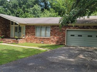 616 Country Club Dr, Puryear, TN 38251