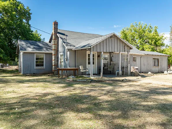 6446 Holland Loop Rd, Cave Junction, OR 97523