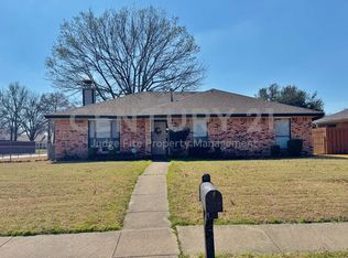 1122 Pyramid Dr, Garland, TX 75040