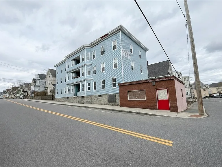 133 University Ave #5 — Photo 12