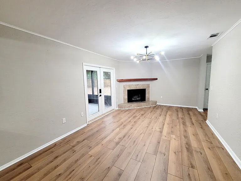 3116 W University Ave — Photo 13