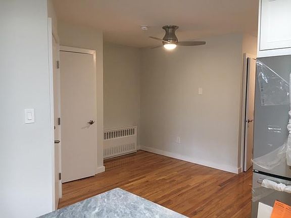 4th image of 941 E 216th St #1