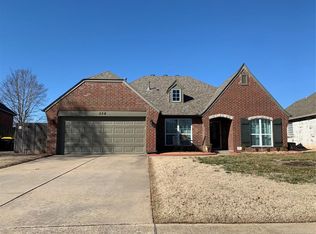 526 N Emerson St, Jenks, OK 74037