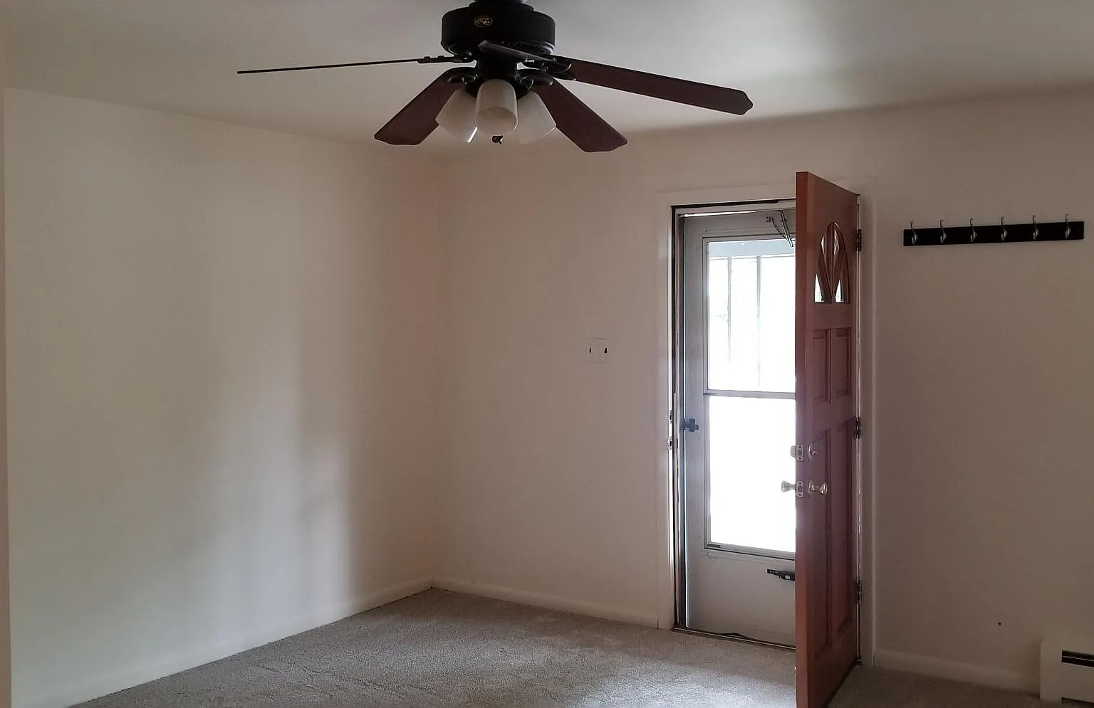 2 bed, 1.5 bath, 1408 sqft, $2,100 — Photo 4