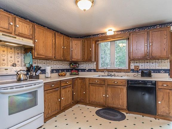 2nd image of 21 Harrisville Cir