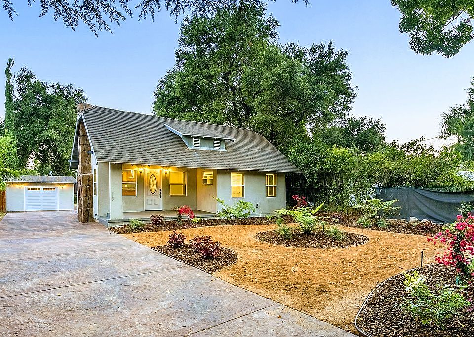 1st image of 82 E Las Flores Dr
