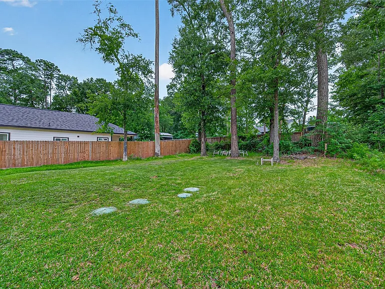 14774 Bowie Ln — Photo 32