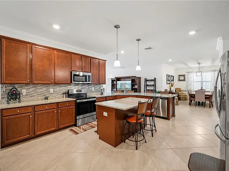 3424 Murcia Ct — Photo 8