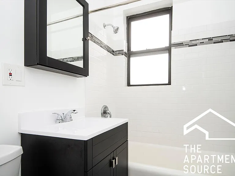 3345 N Marshfield Ave #308 — Photo 12