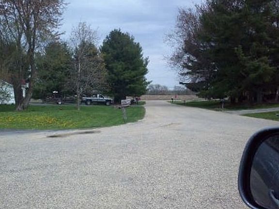 Exterior Neighborhood (street photo)