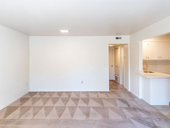 3rd image of 51 Essex St APT 7