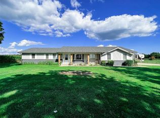 2162 Wisher Rd, Patoka, IL 62875
