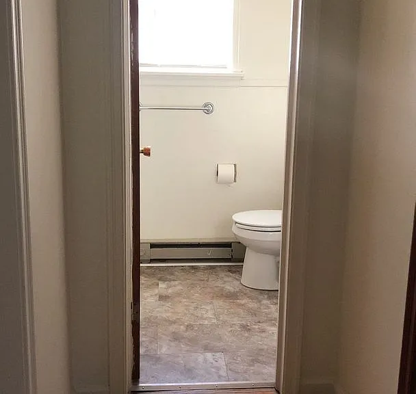 309 NW Cleveland St — Photo 18