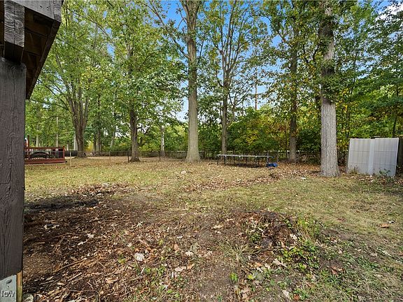 5th image of 954 Bennett Dr