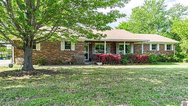 1st image of 14 Woodland Dr