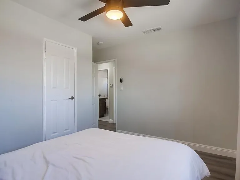 5013 Conrad Ave — Photo 11