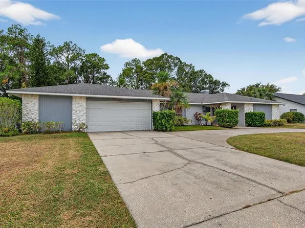 2001 N Golfview Dr, Plant City, FL 33566