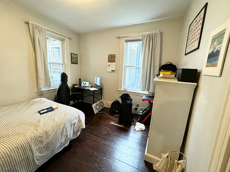 32 Rawson St #1 — Photo 3