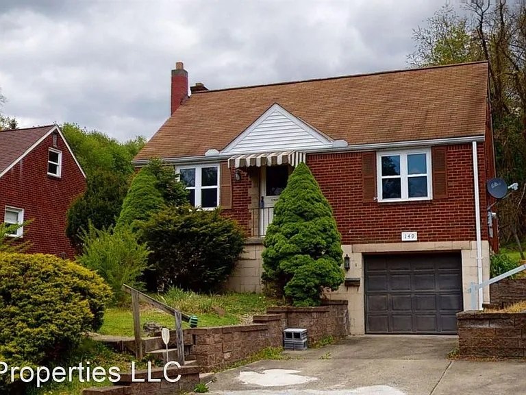 149 Parkwood Rd — Photo 1