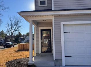 1925 Sparrow Rd, Chesapeake, VA 23320