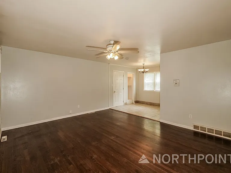 3407 N Pleasant St — Photo 5