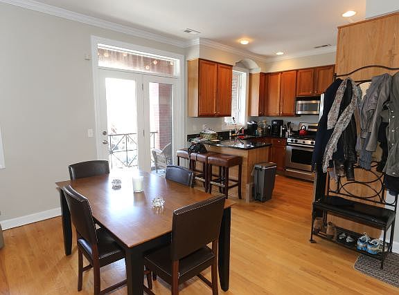 4th image of 3711 N Southport Ave APT 2