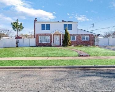 171 Water Lane, Levittown, NY, 11756