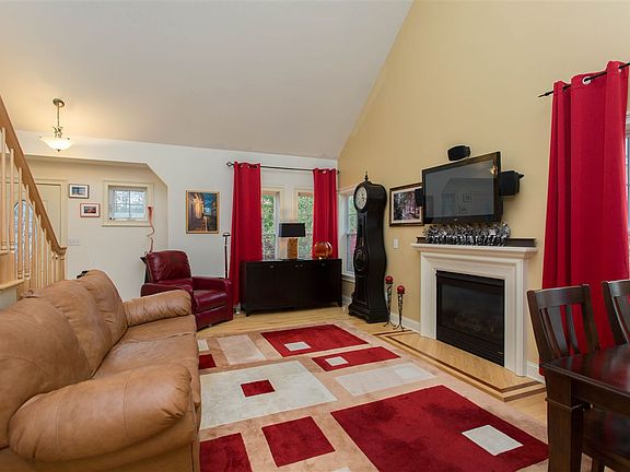 3rd image of 24 Outlook Ave