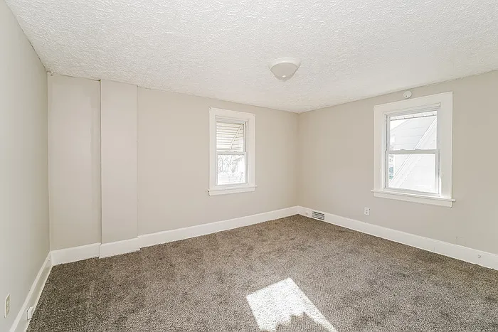 1420 Oakwood Ave — Photo 8